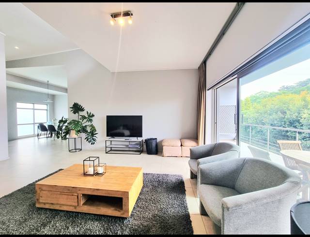 3 BEDROOM APARTMENT TO LET IN OAKLANDS